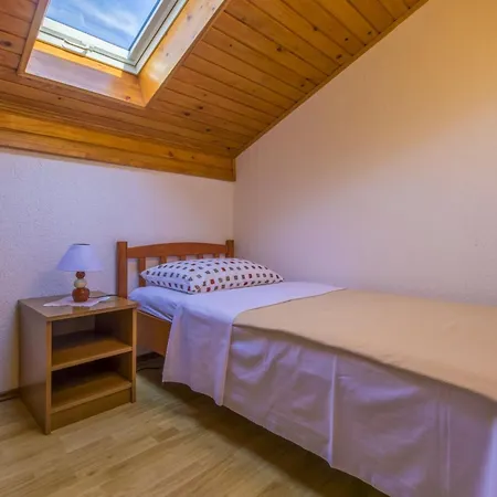 Rastovcan 2 Kat Potkrovlje - Hr-09157-02 By Interhome Apartment *