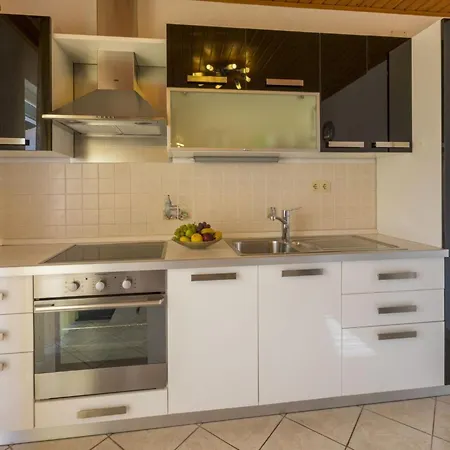 Rastovcan 2 Kat Potkrovlje - Hr-09157-02 By Interhome Apartment Povile