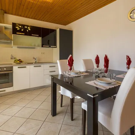 Apartment Rastovcan 2 Kat Potkrovlje - Hr-09157-02 By Interhome